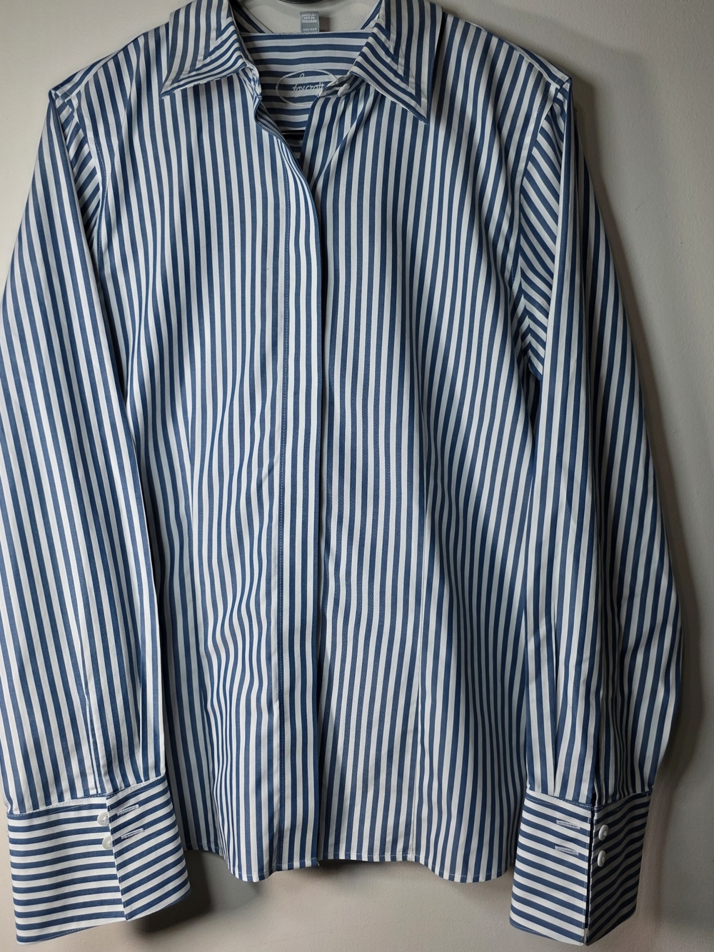 Luxury Foxcroft Classic Blue and White Stripe Button Down SZ 10 Tailored